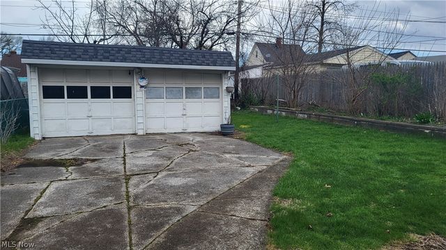 6014 Laverne Avenue, Parma, OH 44129
