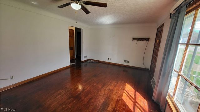6014 Laverne Avenue, Parma, OH 44129
