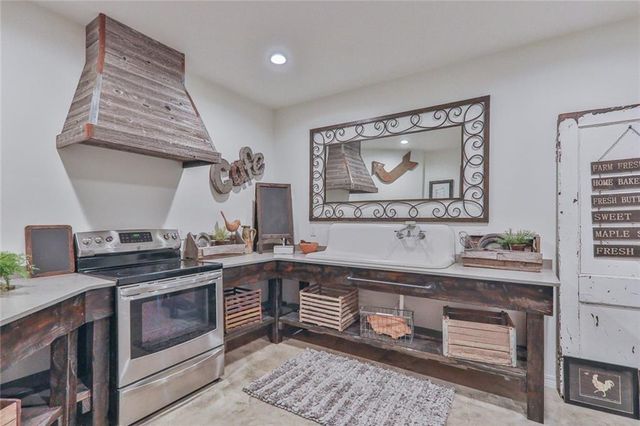 3620 CR 3920 Road, Independence, KS 67301