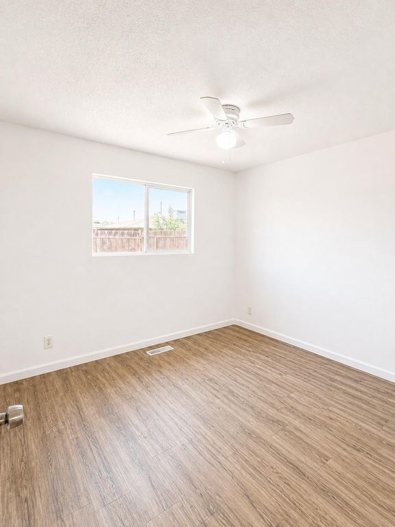 Image 19 of property listing at 2337 W Shields Avenue, Fresno, CA 93705