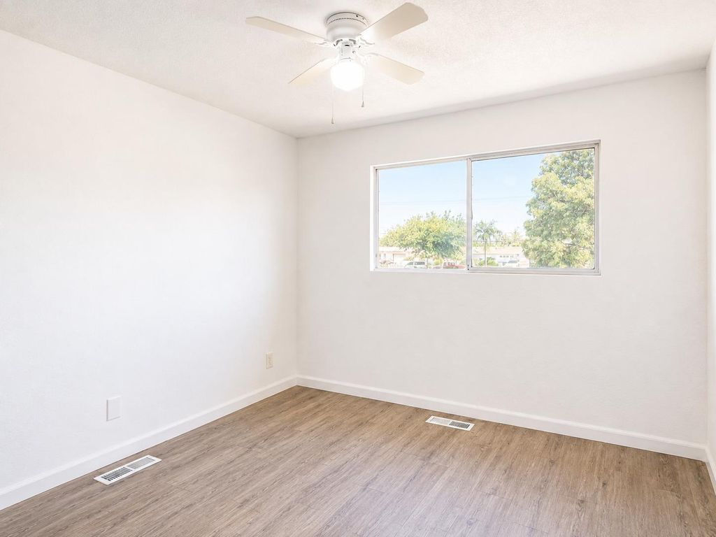 Image 20 of property listing at 2337 W Shields Avenue, Fresno, CA 93705
