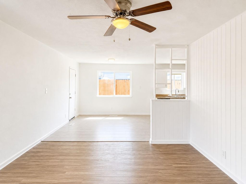 Image 8 of property listing at 2337 W Shields Avenue, Fresno, CA 93705