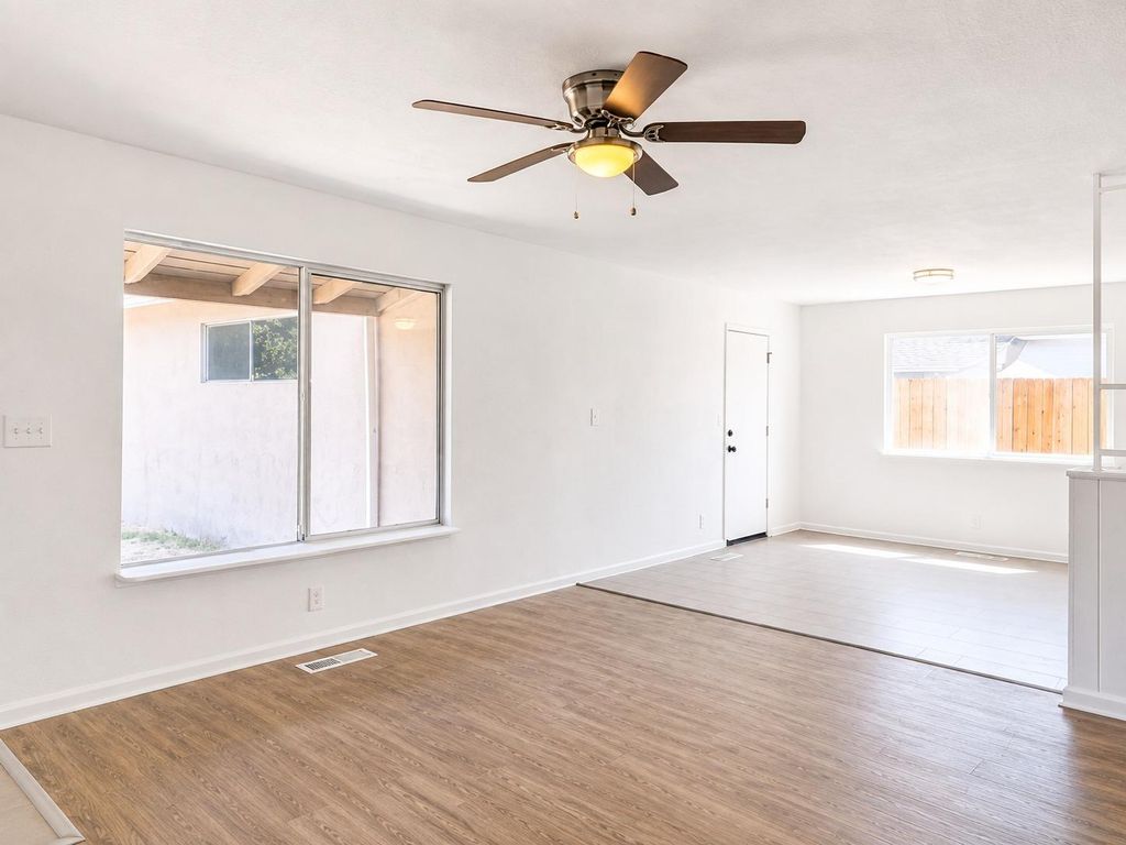 Image 9 of property listing at 2337 W Shields Avenue, Fresno, CA 93705