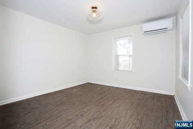 31 Rea Avenue Cottage, Midland Park, NJ 07432