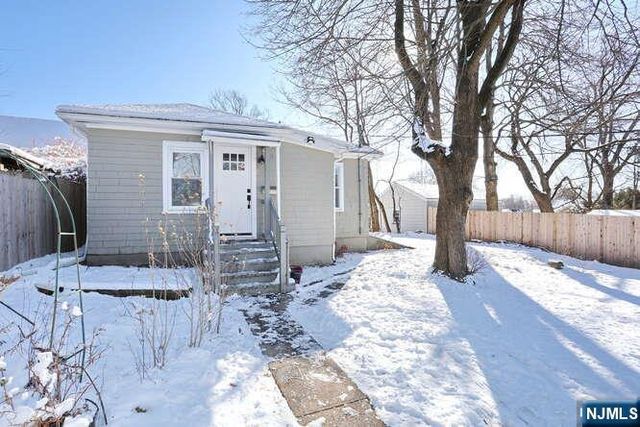 31 Rea Avenue Cottage, Midland Park, NJ 07432