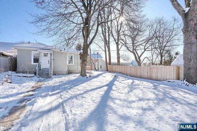 31 Rea Avenue Cottage, Midland Park, NJ 07432