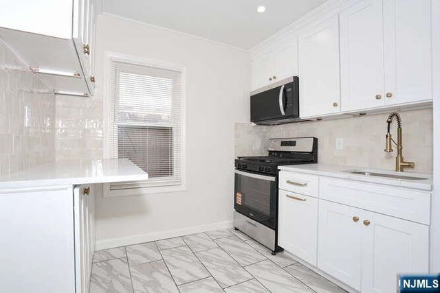 31 Rea Avenue Cottage, Midland Park, NJ 07432