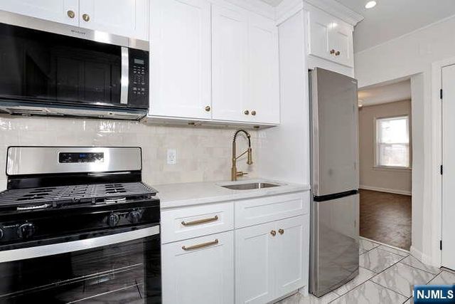 31 Rea Avenue Cottage, Midland Park, NJ 07432