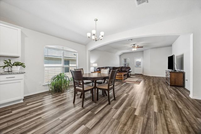 168 Onna ST, Taylor, TX 76574