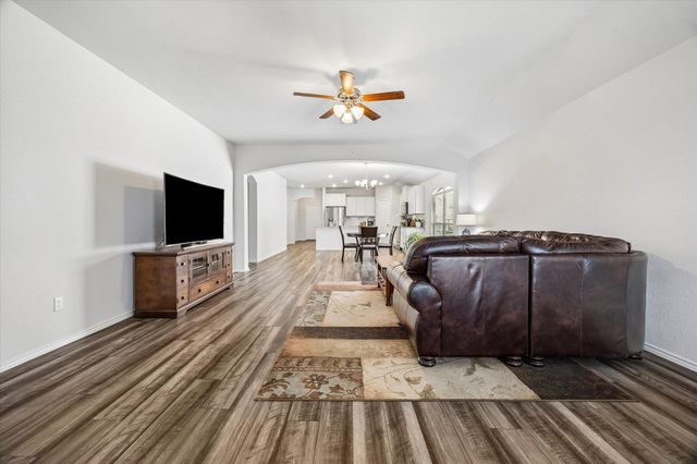 168 Onna ST, Taylor, TX 76574