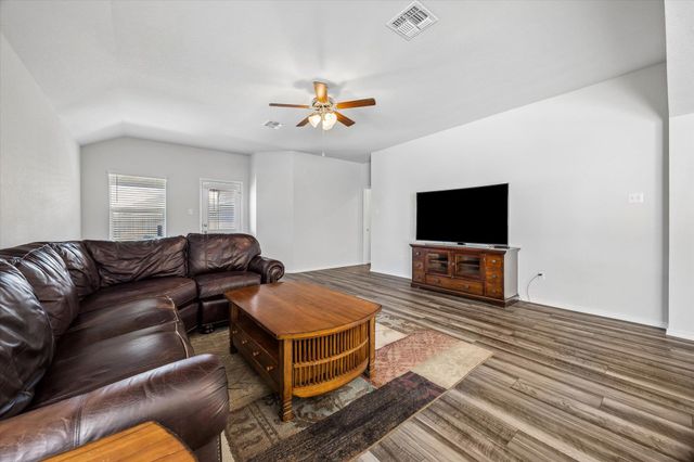 168 Onna ST, Taylor, TX 76574