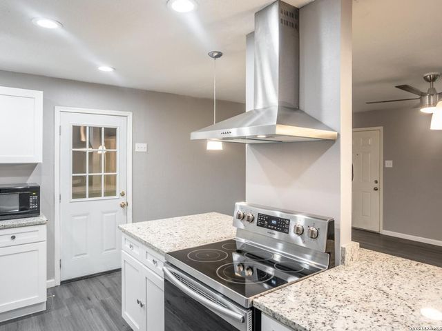 158 HATCHER AVE, San Antonio, TX 78223