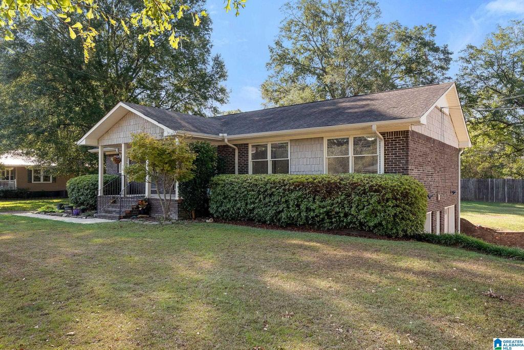 5914 WATTERS DRIVE, Bessemer, AL 35023