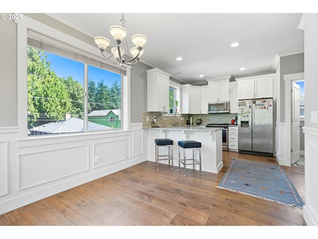 8280 N BURRAGE Ave, Portland, OR 97217