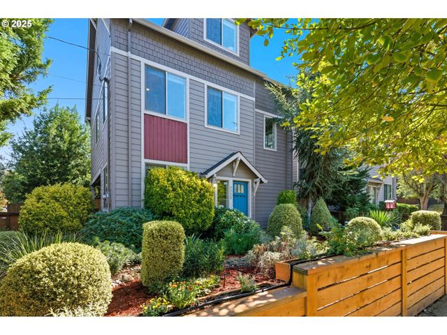 8280 N BURRAGE Ave, Portland, OR 97217