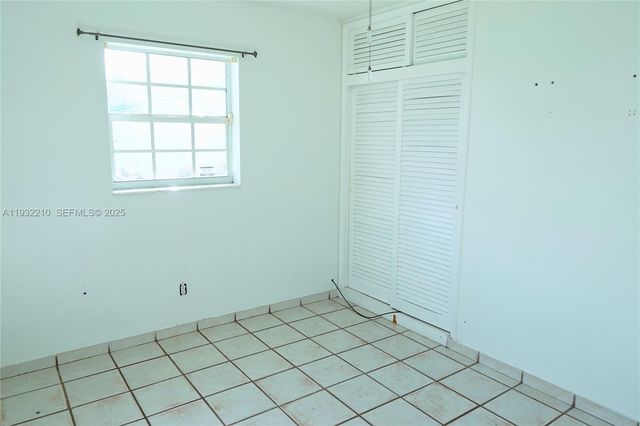 10921 N Snapper Creek Dr, Miami, FL 33173