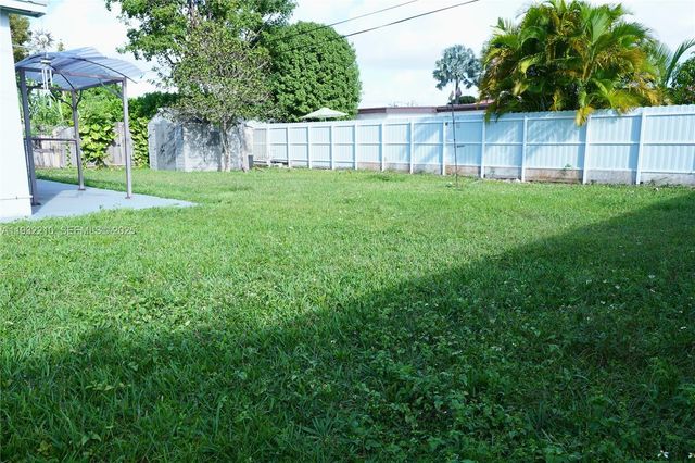 10921 N Snapper Creek Dr, Miami, FL 33173