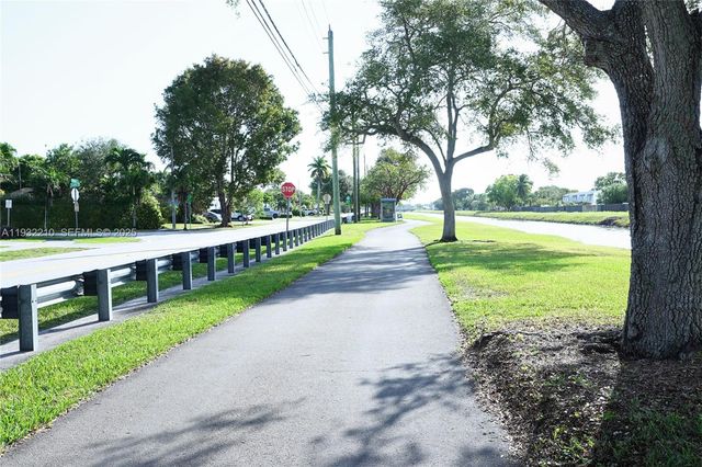 10921 N Snapper Creek Dr, Miami, FL 33173