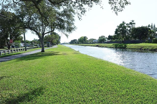 10921 N Snapper Creek Dr, Miami, FL 33173