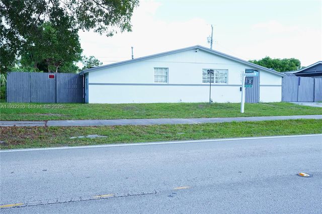 10921 N Snapper Creek Dr, Miami, FL 33173