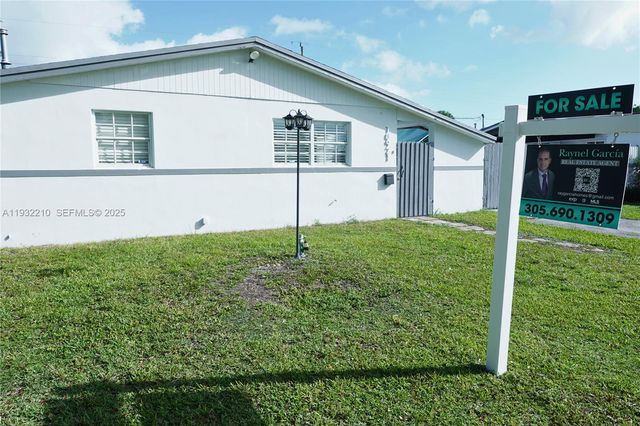 10921 N Snapper Creek Dr, Miami, FL 33173