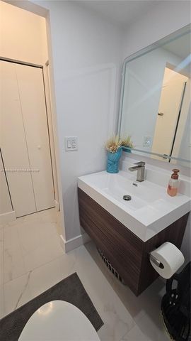 1950 S Ocean Dr 3D, Hallandale Beach, FL 33009