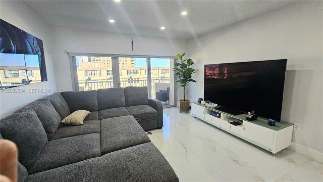 1950 S Ocean Dr 3D, Hallandale Beach, FL 33009