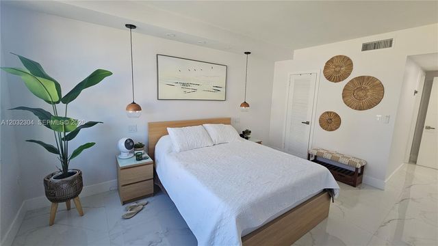 1950 S Ocean Dr 3D, Hallandale Beach, FL 33009