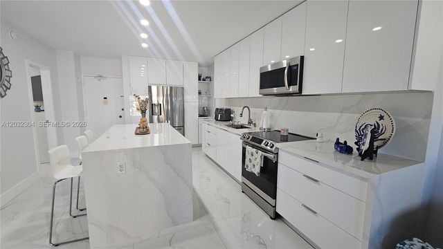 1950 S Ocean Dr 3D, Hallandale Beach, FL 33009