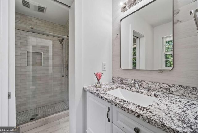 4619 Mountain View Road, Oakwood, GA 30566