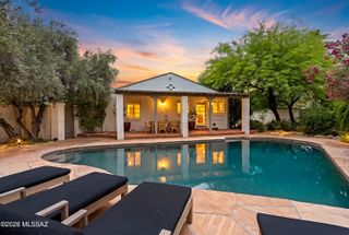 220 S El Volador Street, Tucson, AZ 85711