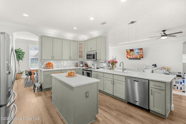 840 Hawks Ridge Court NE, Palm Bay, FL 32905