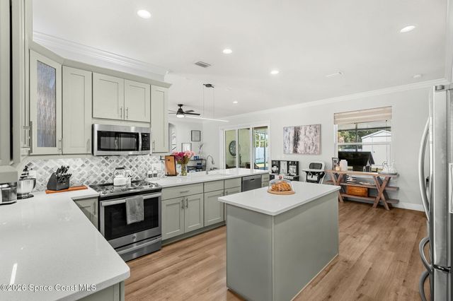 840 Hawks Ridge Court NE, Palm Bay, FL 32905