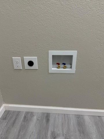 1607 Grand Avenue, St Joseph, MO 64505