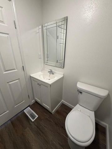 1607 Grand Avenue, St Joseph, MO 64505