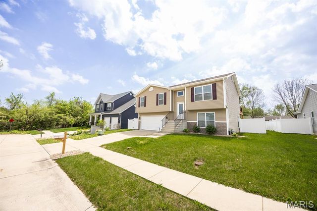 301 Cherylwood, Fairview Heights, IL 62208