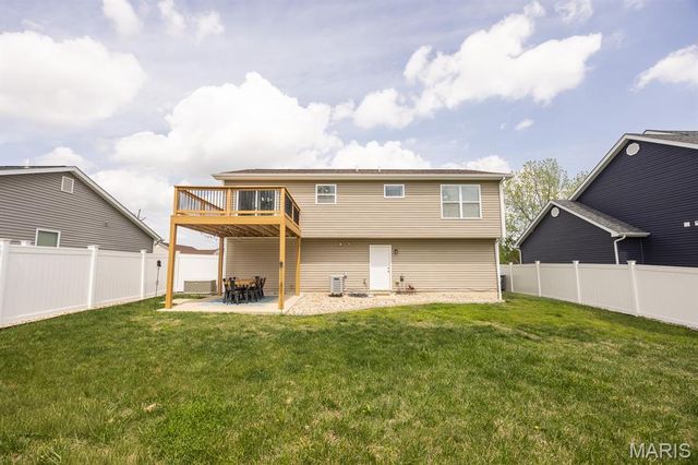 301 Cherylwood, Fairview Heights, IL 62208