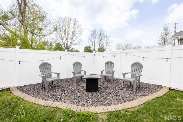 301 Cherylwood, Fairview Heights, IL 62208