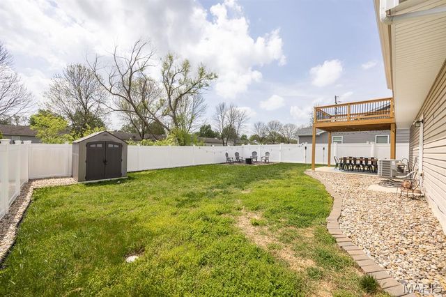 301 Cherylwood, Fairview Heights, IL 62208