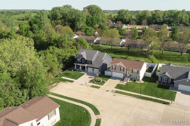 301 Cherylwood, Fairview Heights, IL 62208