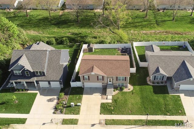 301 Cherylwood, Fairview Heights, IL 62208