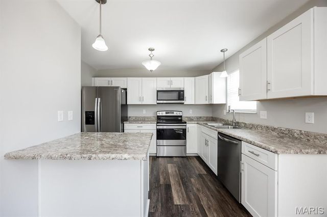 301 Cherylwood, Fairview Heights, IL 62208