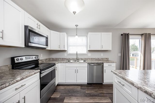 301 Cherylwood, Fairview Heights, IL 62208