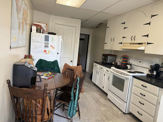 31-33 Hickok Place, Burlington, VT 05401
