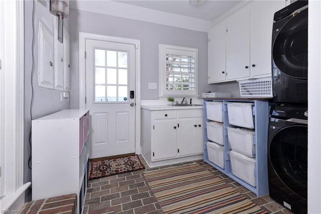 811 Riverside DR, Newport News, VA 23606