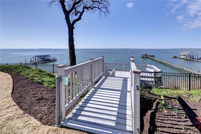 811 Riverside DR, Newport News, VA 23606