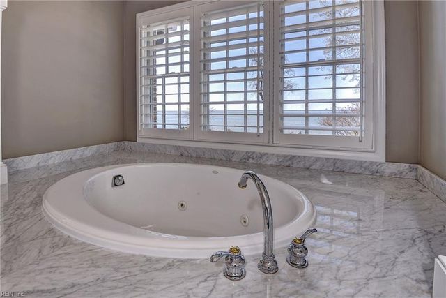 811 Riverside DR, Newport News, VA 23606