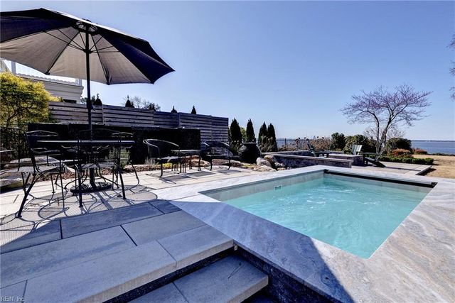 811 Riverside DR, Newport News, VA 23606