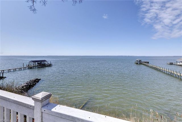 811 Riverside DR, Newport News, VA 23606