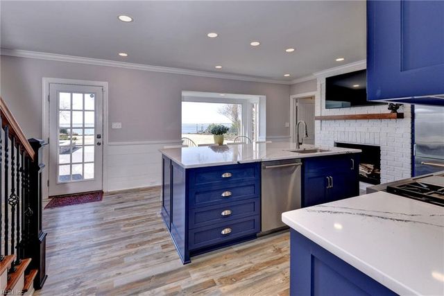 811 Riverside DR, Newport News, VA 23606